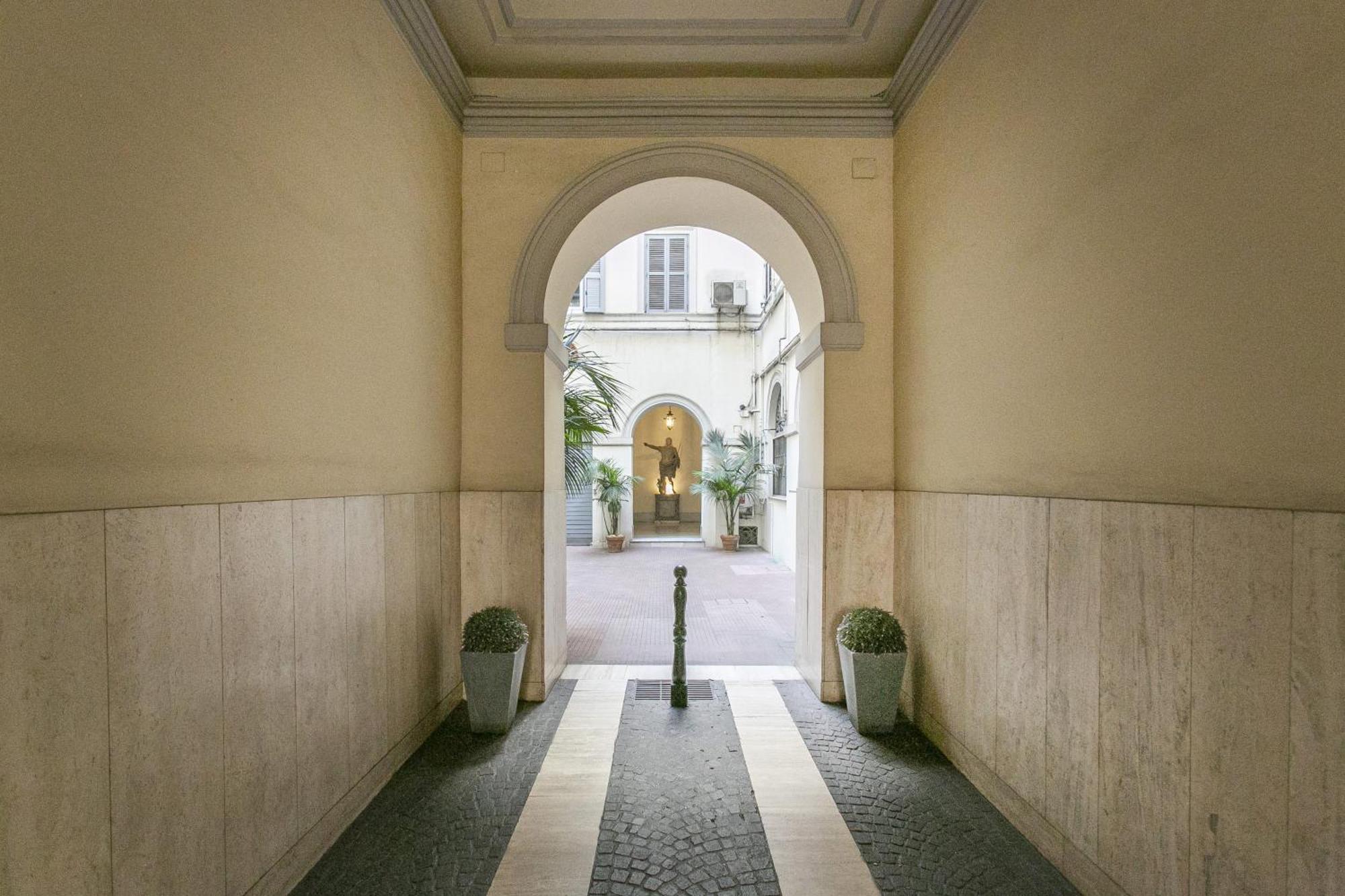 Attico Nel Cuore Di Roma Con Box Privato Per Auto Bagian luar foto